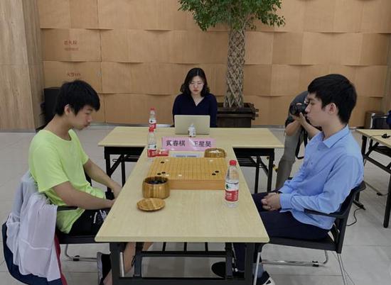 王星昊勝黃春棋