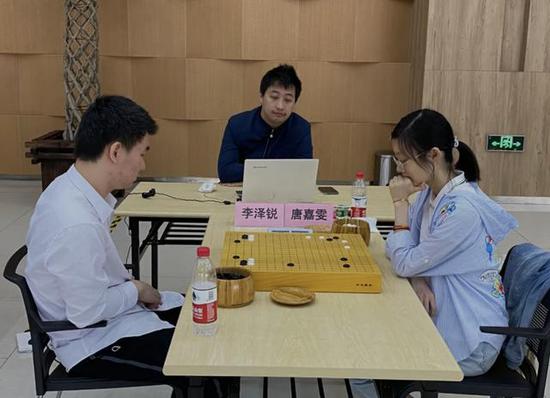 唐嘉雯力克李澤銳