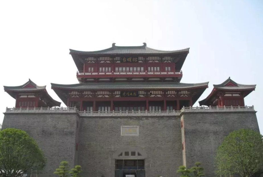 湖北冷門的千年古城，被譽為“華夏第一城池”，風景不輸平遙古城